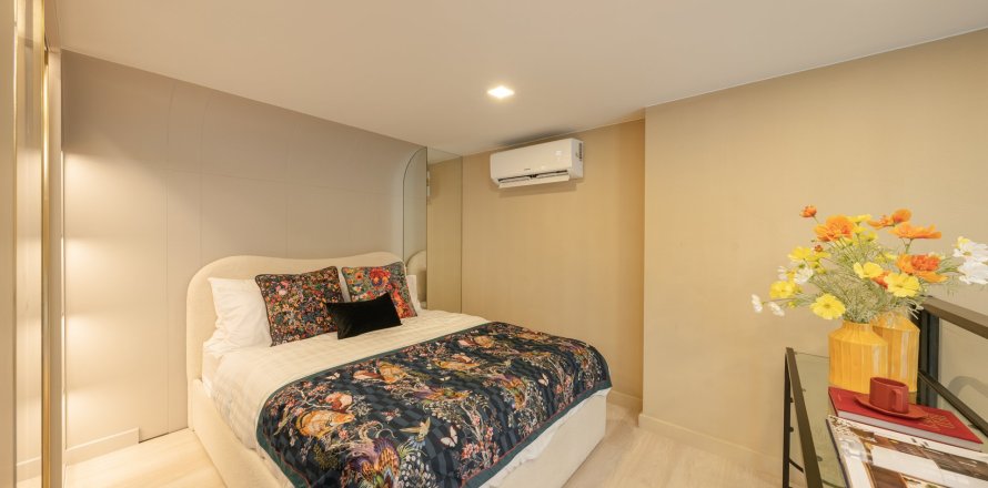 Apartamento de 2 dormitorios en Flo by Sansiri, Bangkok, Tailandia № 169718