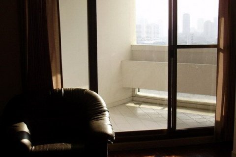Condominio de 3 dormitorios en Watthana, Bangkok, Tailandia № 136048 - foto 14