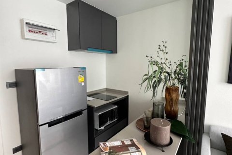 Condominio de 1 dormitorio en Lat Phrao, Bangkok, Tailandia № 203624 - foto 2