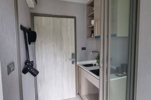 Condominio de 1 dormitorio en Lat Phrao, Bangkok, Tailandia № 203624 - foto 3