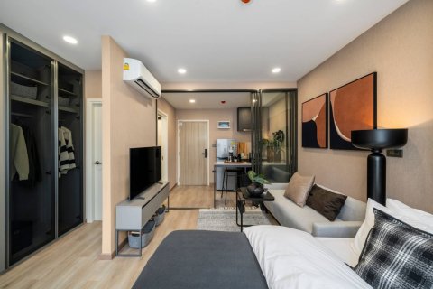 Condominio de 1 dormitorio en Lat Phrao, Bangkok, Tailandia № 203624 - foto 9