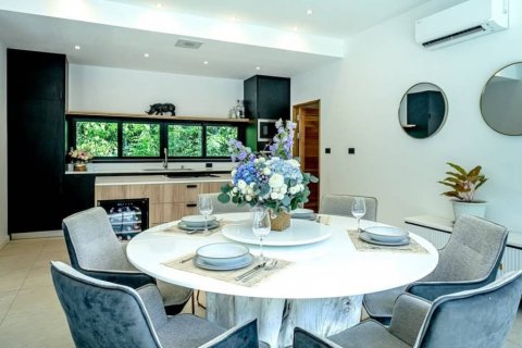 Chalet de 3 dormitorios en Phuket, Tailandia № 119428 - foto 8