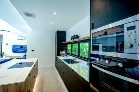 Chalet de 3 dormitorios en Phuket, Tailandia № 119428 - foto 9