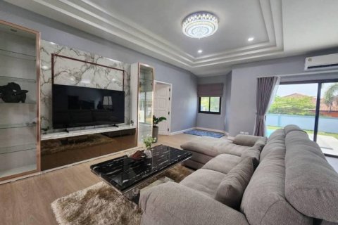 Chalet de 3 dormitorios en Sattahip, Tailandia № 119429 - foto 4