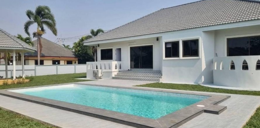 Chalet de 3 dormitorios en Sattahip, Tailandia № 119429
