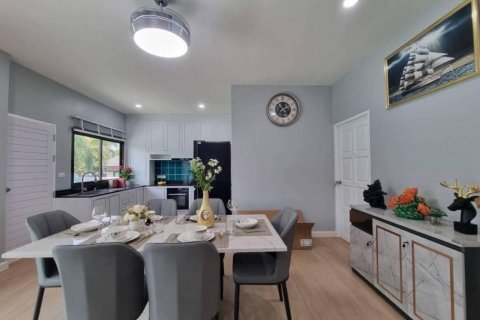 Chalet de 3 dormitorios en Sattahip, Tailandia № 119429 - foto 5