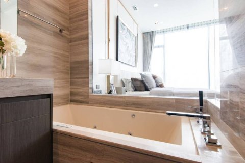 Condominio de 2 dormitorios en Khlong Toei, Bangkok, Tailandia № 176775 - foto 8