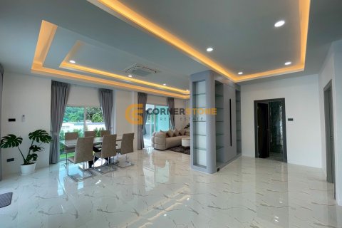 Estudio en Pattaya, Tailandia № 146516 - foto 14