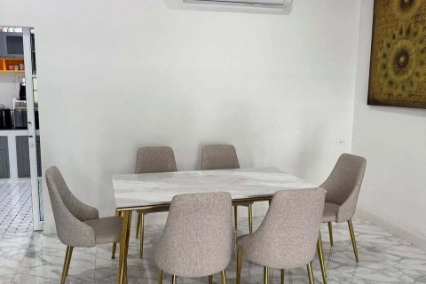 House in Hang Dong, Thailand 4 bedrooms № 163364 - photo 7