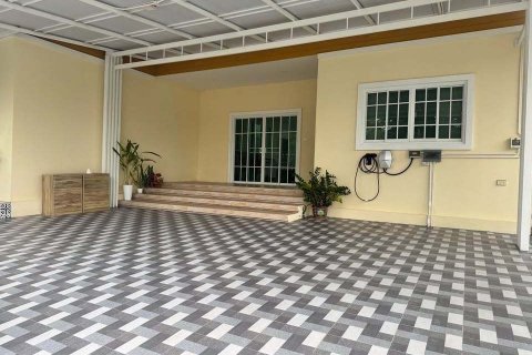 House in Hang Dong, Thailand 4 bedrooms № 163364 - photo 2