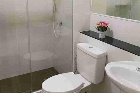Condominio de 1 dormitorio en Bangkok, Tailandia № 208786 - foto 4