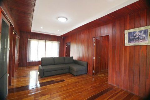 Casa de 3 dormitorios en Udon Thani, Tailandia № 171778 - foto 8