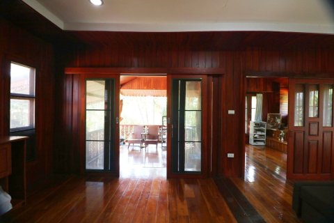 Casa de 3 dormitorios en Udon Thani, Tailandia № 171778 - foto 21