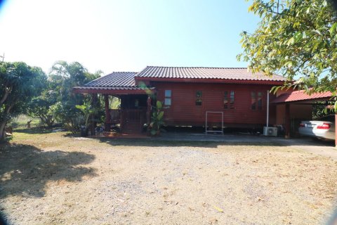 Casa de 3 dormitorios en Udon Thani, Tailandia № 171778 - foto 4