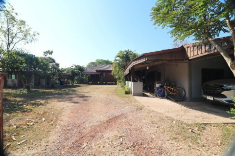 Casa de 3 dormitorios en Udon Thani, Tailandia № 171778 - foto 2