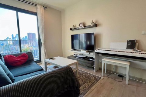 Condominio de 2 dormitorios en Huai Khwang, Bangkok, Tailandia № 47556 - foto 2