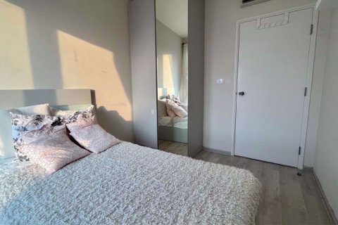 Condominio de 2 dormitorios en Huai Khwang, Bangkok, Tailandia № 47556 - foto 9