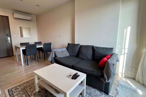 Condominio de 2 dormitorios en Huai Khwang, Bangkok, Tailandia № 47556