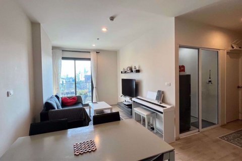 Condominio de 2 dormitorios en Huai Khwang, Bangkok, Tailandia № 47556 - foto 3
