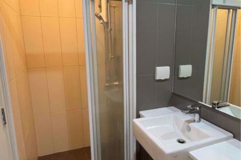 Condominio de 2 dormitorios en Huai Khwang, Bangkok, Tailandia № 47556 - foto 12