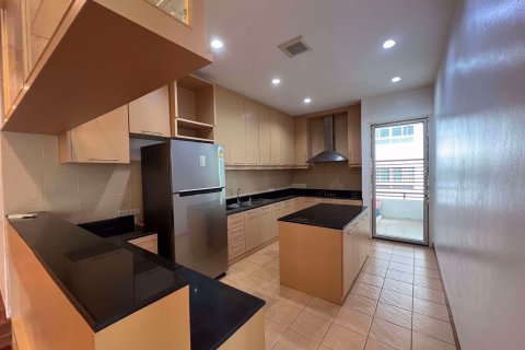 Condominio de 3 dormitorios en Watthana, Bangkok, Tailandia № 47562 - foto 11