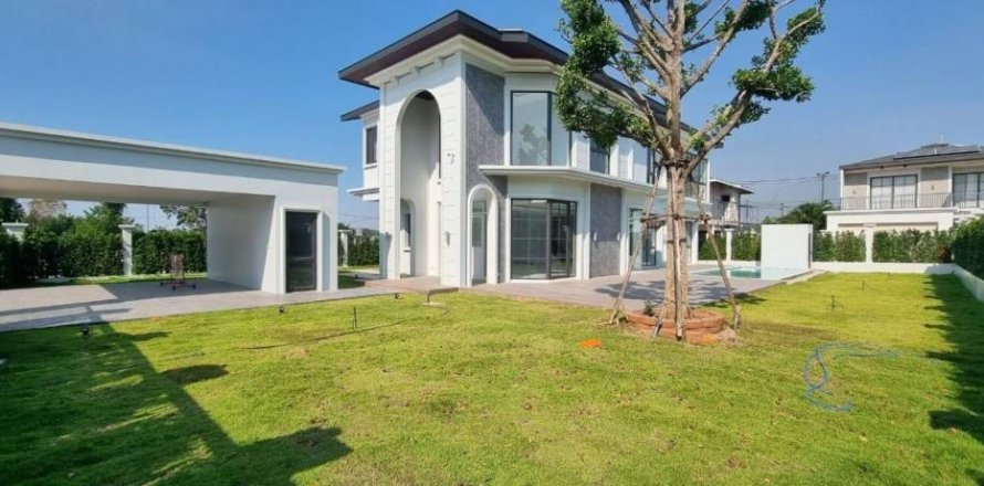 Chalet de 6 dormitorios en Pattaya, Tailandia № 117234