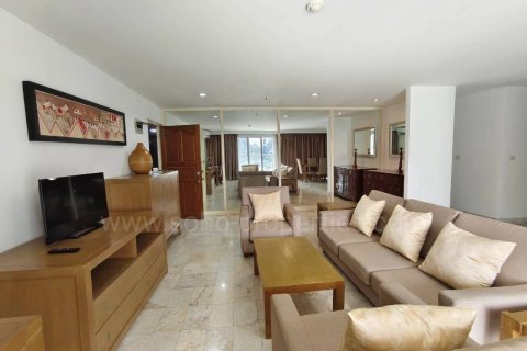 Condo in Bangkok, Thailand, 2 bedrooms № 209740