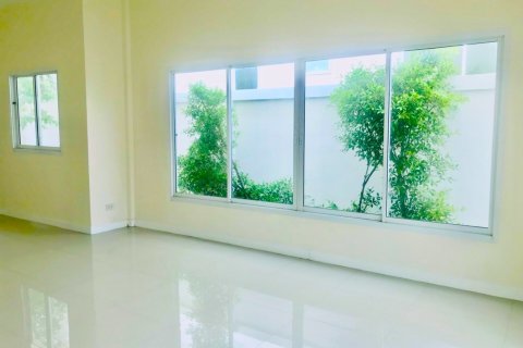 Casa de 3 dormitorios en Pattaya, Tailandia № 209166 - foto 10
