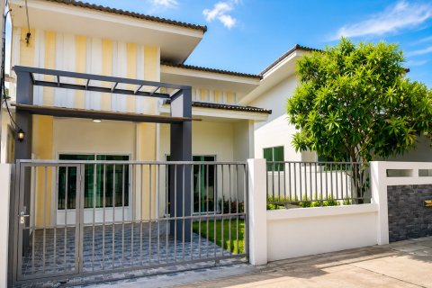 Casa de 3 dormitorios en Pattaya, Tailandia № 209166 - foto 2