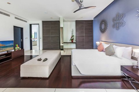Casa de 6 dormitorios en Phuket, Tailandia № 180704 - foto 22