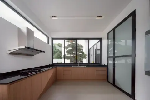 Chalet de 5 dormitorios en Chiang Mai, Tailandia № 162769 - foto 6