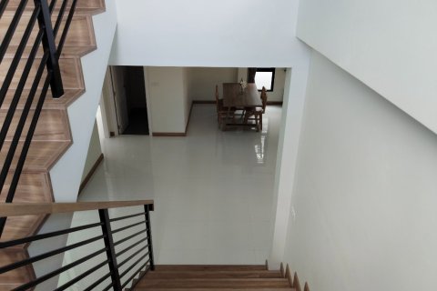 Casa de 3 dormitorios en Chiang Mai, Tailandia № 162767 - foto 12