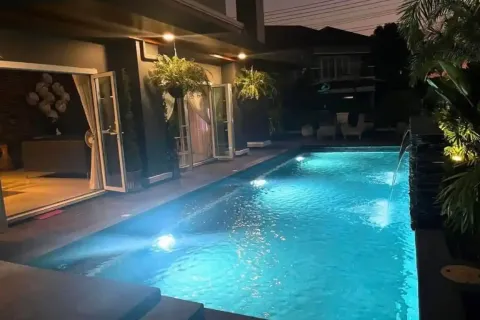 Chalet de 4 dormitorios en Chiang Mai, Tailandia № 162766