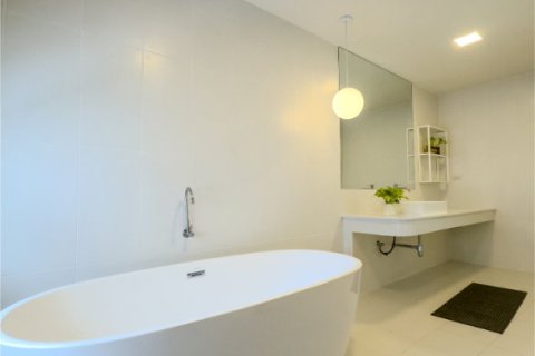 Casa de 4 dormitorios en Chiang Mai, Tailandia № 162764 - foto 14