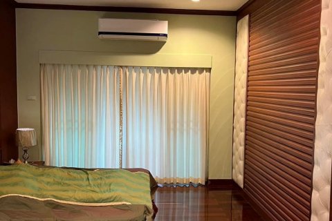Chalet de 4 dormitorios en Bangkok, Tailandia № 133817 - foto 17