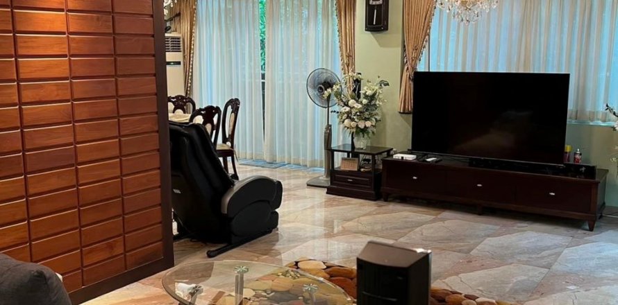 Chalet de 4 dormitorios en Bangkok, Tailandia № 133817