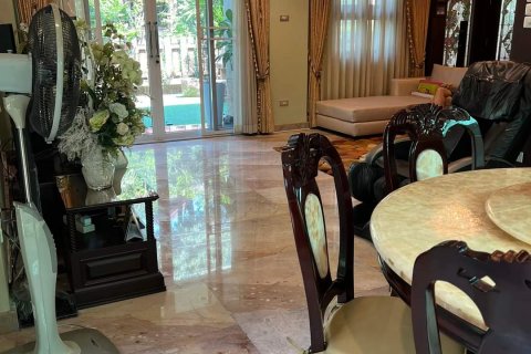 Chalet de 4 dormitorios en Bangkok, Tailandia № 133817 - foto 22
