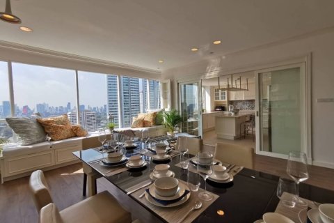 Condominio de 4 dormitorios en Watthana, Bangkok, Tailandia № 133819