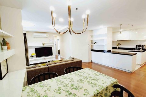 Condominio de 2 dormitorios en Khlong Toei, Bangkok, Tailandia № 133820 - foto 2