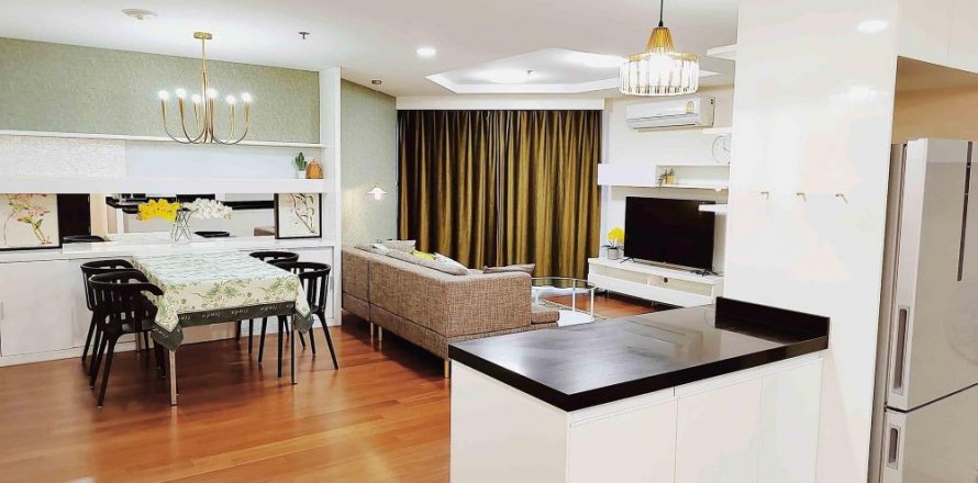 Condominio de 2 dormitorios en Khlong Toei, Bangkok, Tailandia № 133820