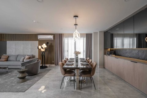 Condominio de 3 dormitorios en Bang Na, Bangkok, Tailandia № 170476 - foto 18