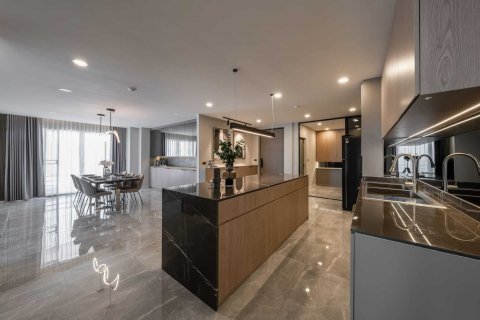 Condominio de 3 dormitorios en Bang Na, Bangkok, Tailandia № 170476 - foto 21
