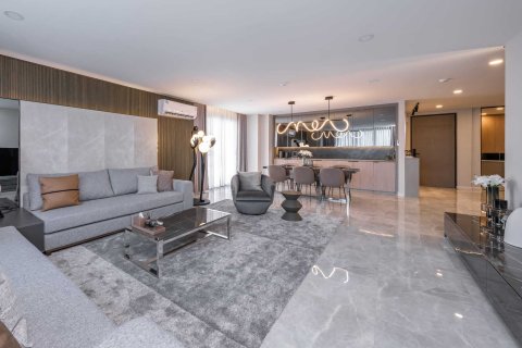 Condo in Bang Na, Bangkok, Thailand, 3 bedrooms  № 170476