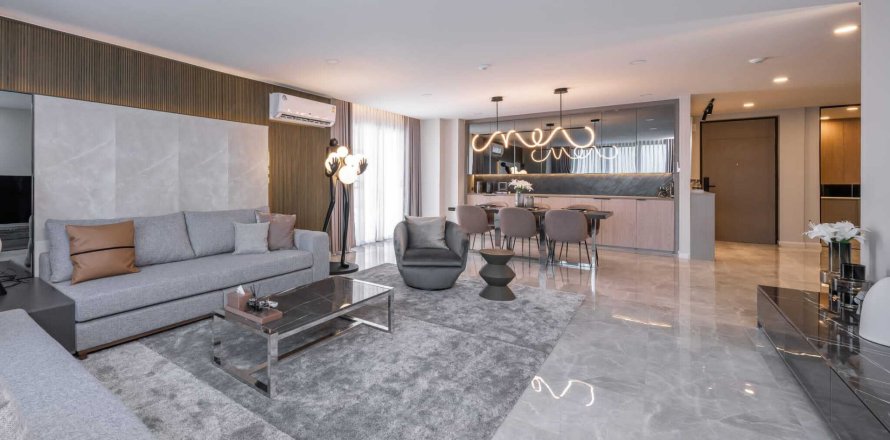 Condominio de 3 dormitorios en Bang Na, Bangkok, Tailandia № 170476