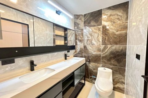 Condominio de 2 dormitorios en Pattaya, Tailandia № 170480 - foto 12