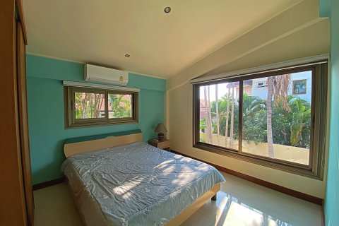 Chalet de 4 dormitorios en Hua Hin, Tailandia № 168793 - foto 25