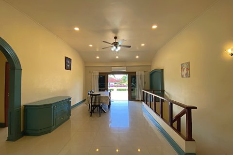 Chalet de 4 dormitorios en Hua Hin, Tailandia № 168793 - foto 21