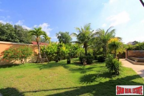 Chalet de 4 dormitorios en Rawai, Tailandia № 202460 - foto 4