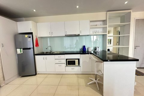 Apartamento de 2 dormitorios en Pattaya, Tailandia № 167052 - foto 8