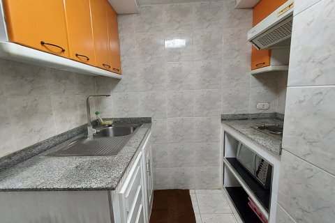 Condominio de 1 dormitorio en Khlong Toei, Bangkok, Tailandia № 205726 - foto 6